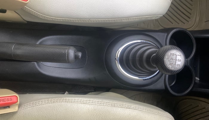 2014 Honda Amaze 1.5L I-DTEC S, Diesel, Manual, 97,361 km, Gear Lever