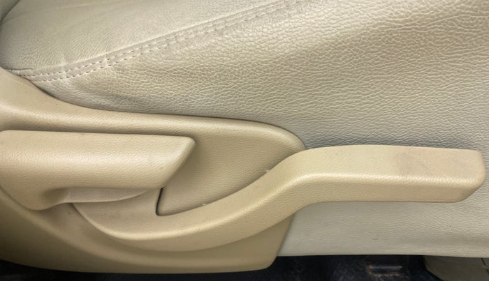 2014 Honda Amaze 1.5L I-DTEC S, Diesel, Manual, 97,361 km, Driver Side Adjustment Panel