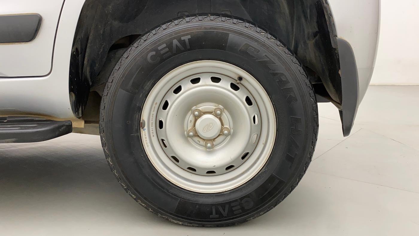 2018 Mahindra TUV300 T4 PLUS, Diesel, Manual, 50,706 km, Left Rear Wheel