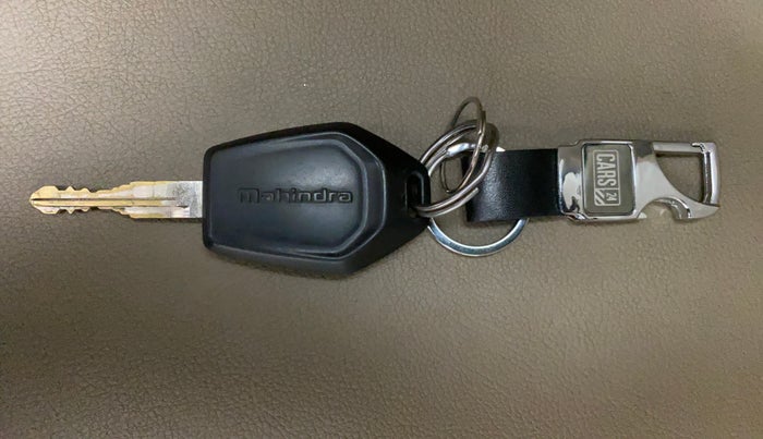 2018 Mahindra TUV300 T4 PLUS, Diesel, Manual, 50,706 km, Key Close Up