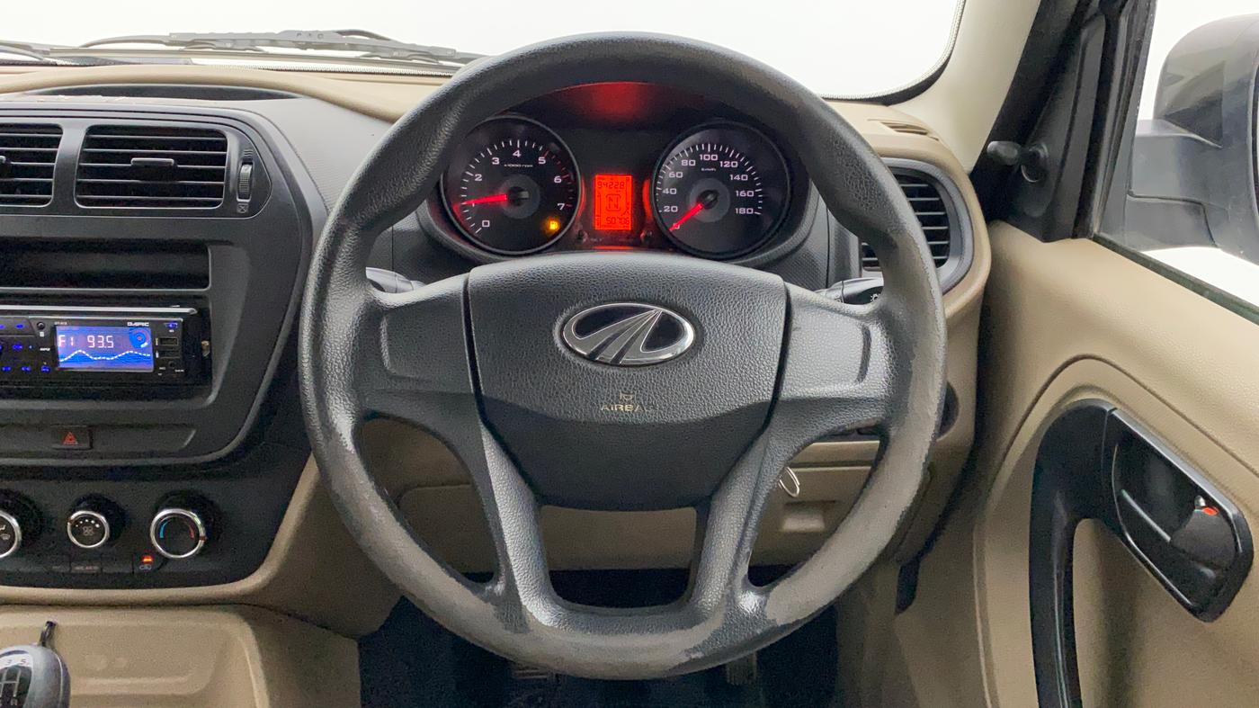 2018 Mahindra TUV300 T4 PLUS, Diesel, Manual, 50,706 km, Steering Wheel Close Up