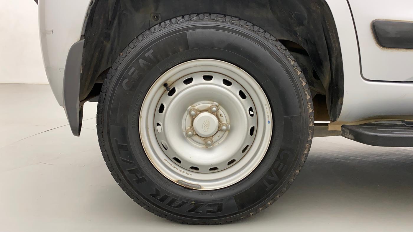 2018 Mahindra TUV300 T4 PLUS, Diesel, Manual, 50,706 km, Right Rear Wheel