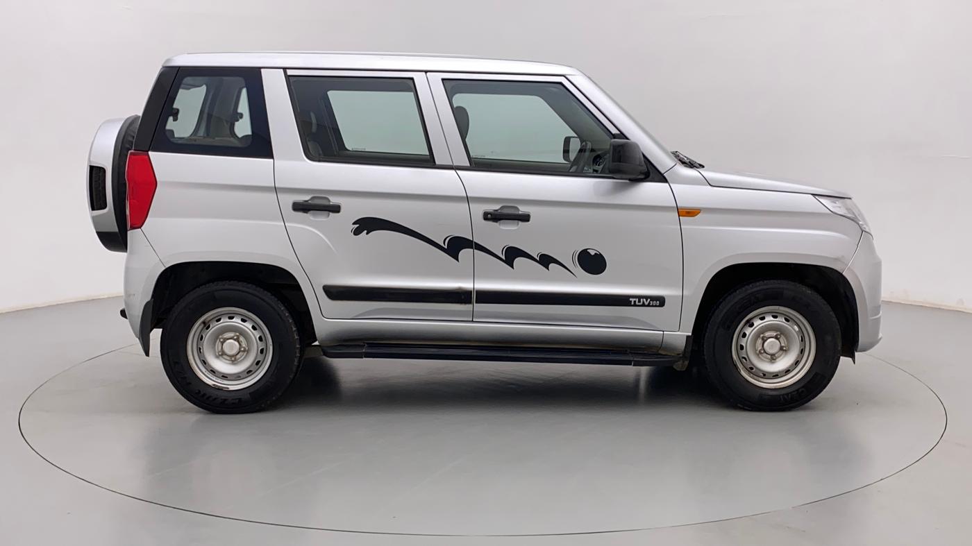2018 Mahindra TUV300 T4 PLUS, Diesel, Manual, 50,706 km, Right Side View
