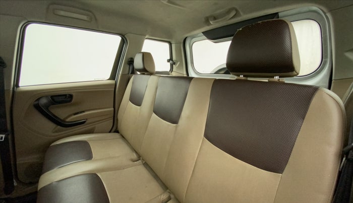 2018 Mahindra TUV300 T4 PLUS, Diesel, Manual, 50,706 km, Right Side Rear Door Cabin