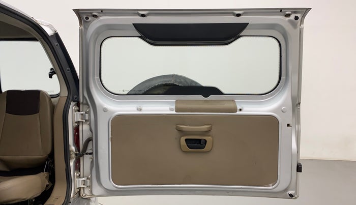 2018 Mahindra TUV300 T4 PLUS, Diesel, Manual, 50,706 km, Boot Door Open