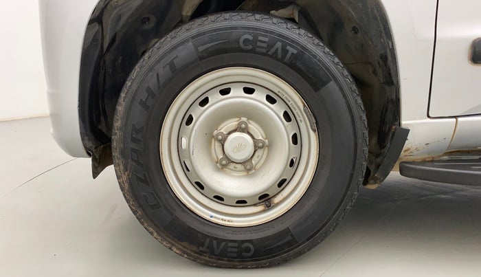 2018 Mahindra TUV300 T4 PLUS, Diesel, Manual, 50,706 km, Left Front Wheel