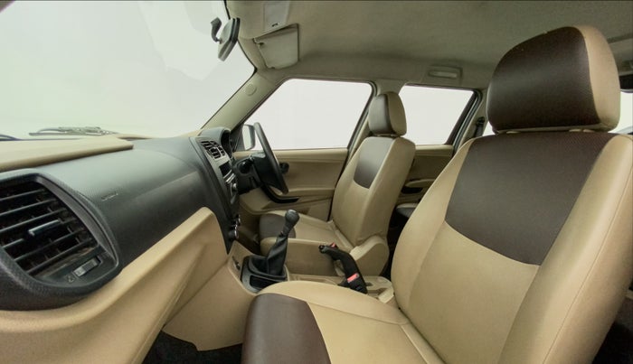 2018 Mahindra TUV300 T4 PLUS, Diesel, Manual, 50,706 km, Right Side Front Door Cabin