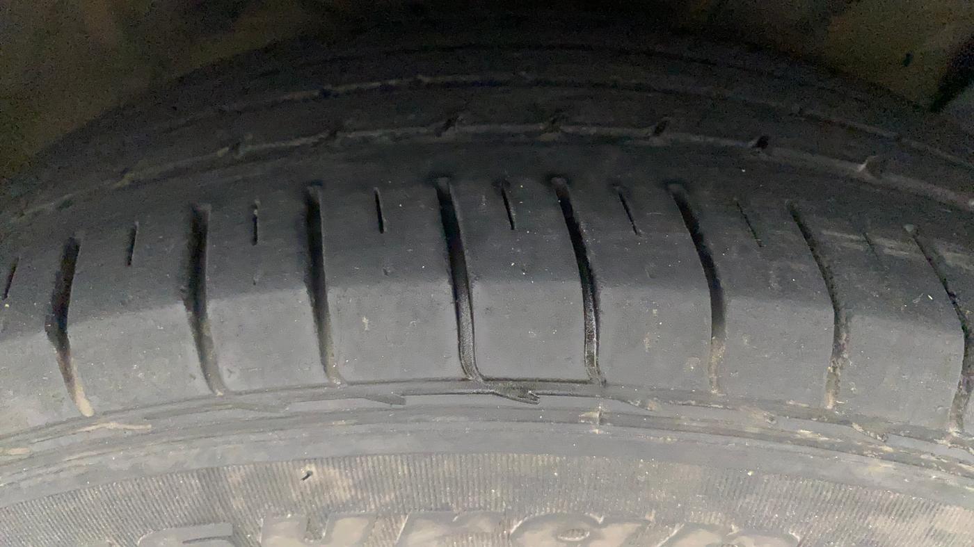 2018 Hyundai Creta SX AT 1.6 PETROL, Petrol, Automatic, 69,729 km, Right Front Tyre Tread