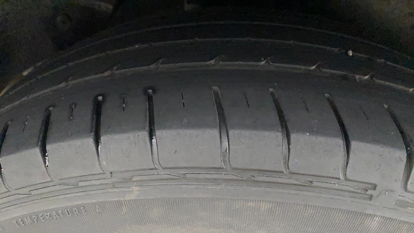 2018 Hyundai Creta SX AT 1.6 PETROL, Petrol, Automatic, 69,729 km, Right Rear Tyre Tread