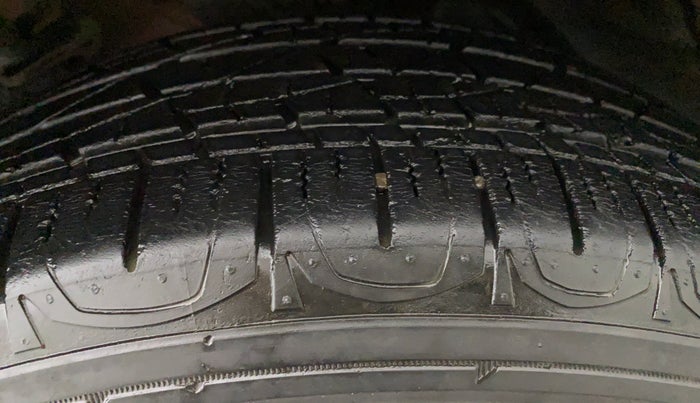 2017 Jeep Compass LIMITED (O) 2.0, Diesel, Manual, 27,094 km, Left Front Tyre Tread