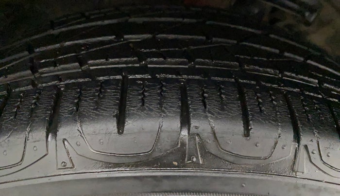 2017 Jeep Compass LIMITED (O) 2.0, Diesel, Manual, 27,094 km, Left Rear Tyre Tread