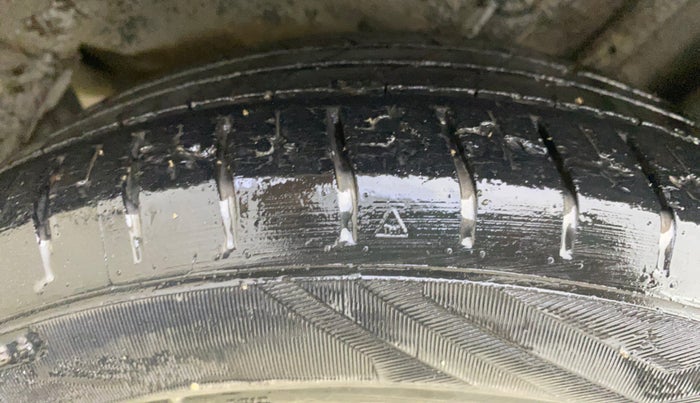 2016 Hyundai Elite i20 ASTA 1.2 (O), Petrol, Manual, 28,094 km, Left Front Tyre Tread