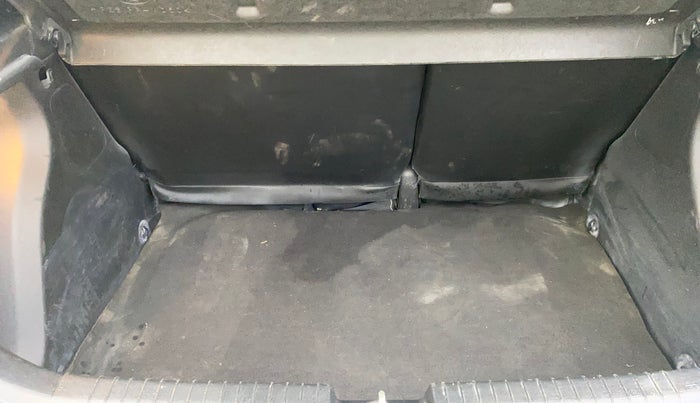 2016 Hyundai Elite i20 ASTA 1.2 (O), Petrol, Manual, 28,094 km, Boot Inside