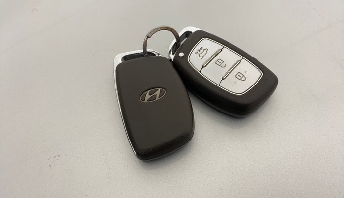 2016 Hyundai Elite i20 ASTA 1.2 (O), Petrol, Manual, 28,094 km, Key Close Up