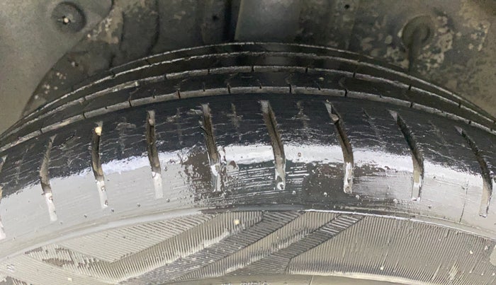 2016 Hyundai Elite i20 ASTA 1.2 (O), Petrol, Manual, 28,094 km, Right Rear Tyre Tread