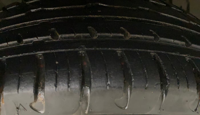 2018 Renault Duster 110 PS RXZ DIESEL, Diesel, Manual, 40,910 km, Left Front Tyre Tread