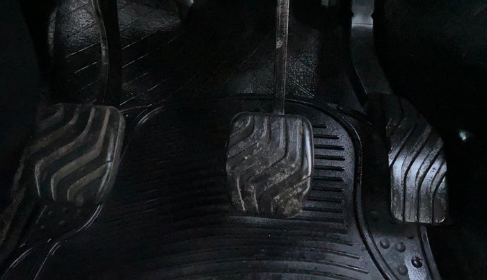 2021 Nissan MAGNITE XV PREMIUM, Petrol, Manual, 20,885 km, Pedals