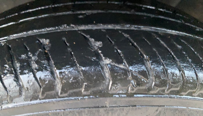 2021 Nissan MAGNITE XV PREMIUM, Petrol, Manual, 20,885 km, Left Front Tyre Tread