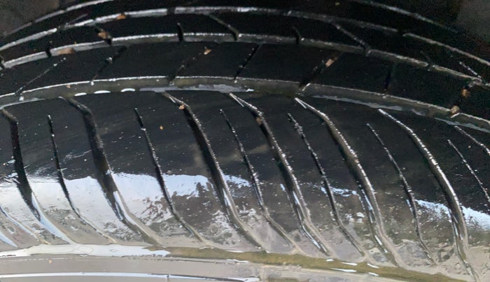 2021 Nissan MAGNITE XV PREMIUM, Petrol, Manual, 20,885 km, Left Rear Tyre Tread