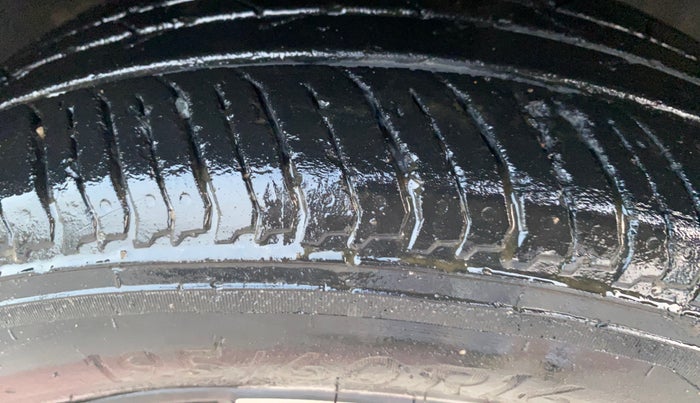 2021 Nissan MAGNITE XV PREMIUM, Petrol, Manual, 20,885 km, Right Front Tyre Tread