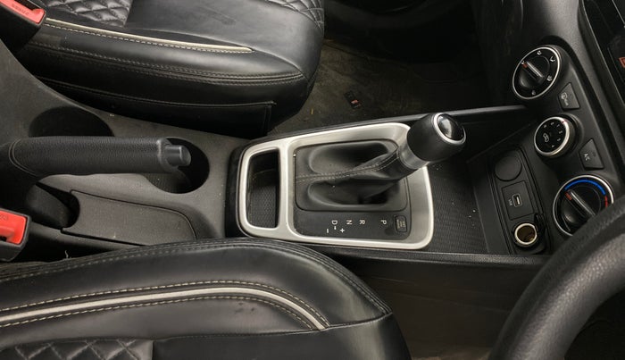 2019 Hyundai VENUE S 1.0 TURBO DCT, Petrol, Automatic, 50,444 km, Gear Lever