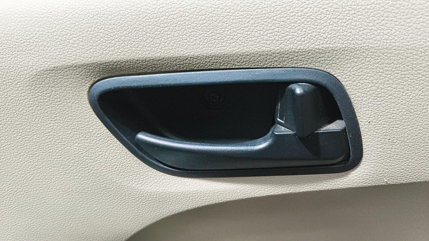 2020 Hyundai NEW SANTRO SPORTZ CNG, CNG, Manual, 93,576 km, Driver Side Door Panels Control