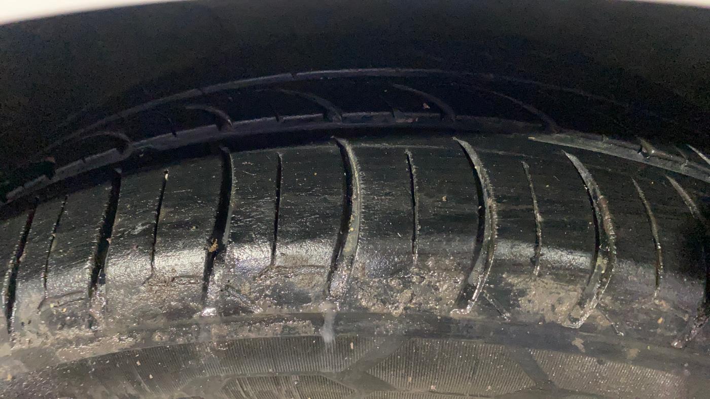 2018 Hyundai Verna 1.6 CRDI SX + AT, Diesel, Automatic, 51,028 km, Left Front Tyre Tread
