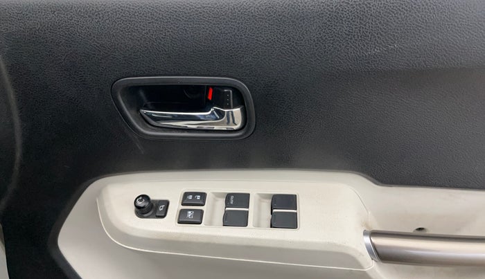 2019 Maruti IGNIS ZETA 1.2 AMT, Petrol, Automatic, 26,705 km, Driver Side Door Panels Control