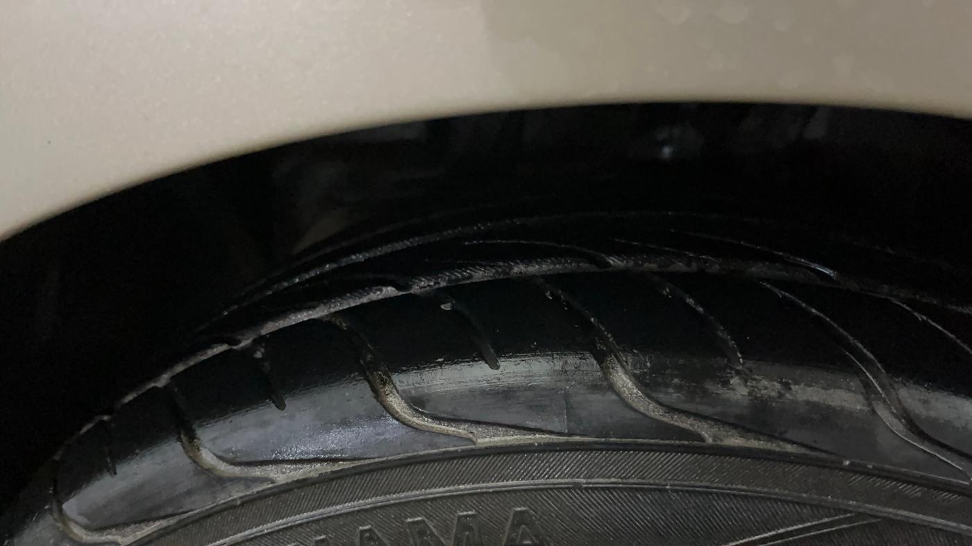 2021 Ford Figo Aspire TITANIUM 1.2 PETROL, Petrol, Manual, 45,310 km, Left Front Tyre Tread