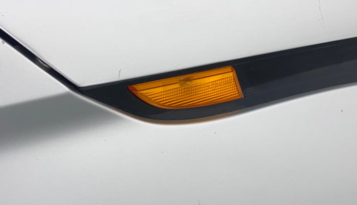 2017 Mahindra KUV 100 NXT K2 6 STR, Petrol, Manual, 19,117 km, Right fender Indicator light - Not working