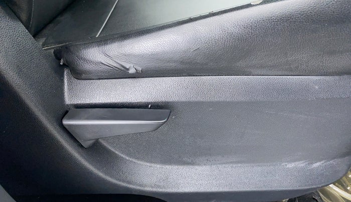 2017 Mahindra KUV 100 NXT K2 6 STR, Petrol, Manual, 19,117 km, Driver Side Adjustment Panel