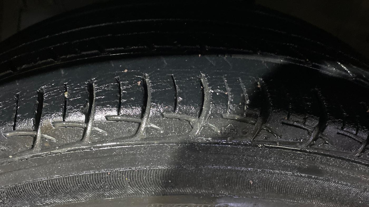 2019 Maruti Ciaz DELTA 1.5 SHVS MT PETROL, Petrol, Manual, 43,958 km, Left Front Tyre Tread