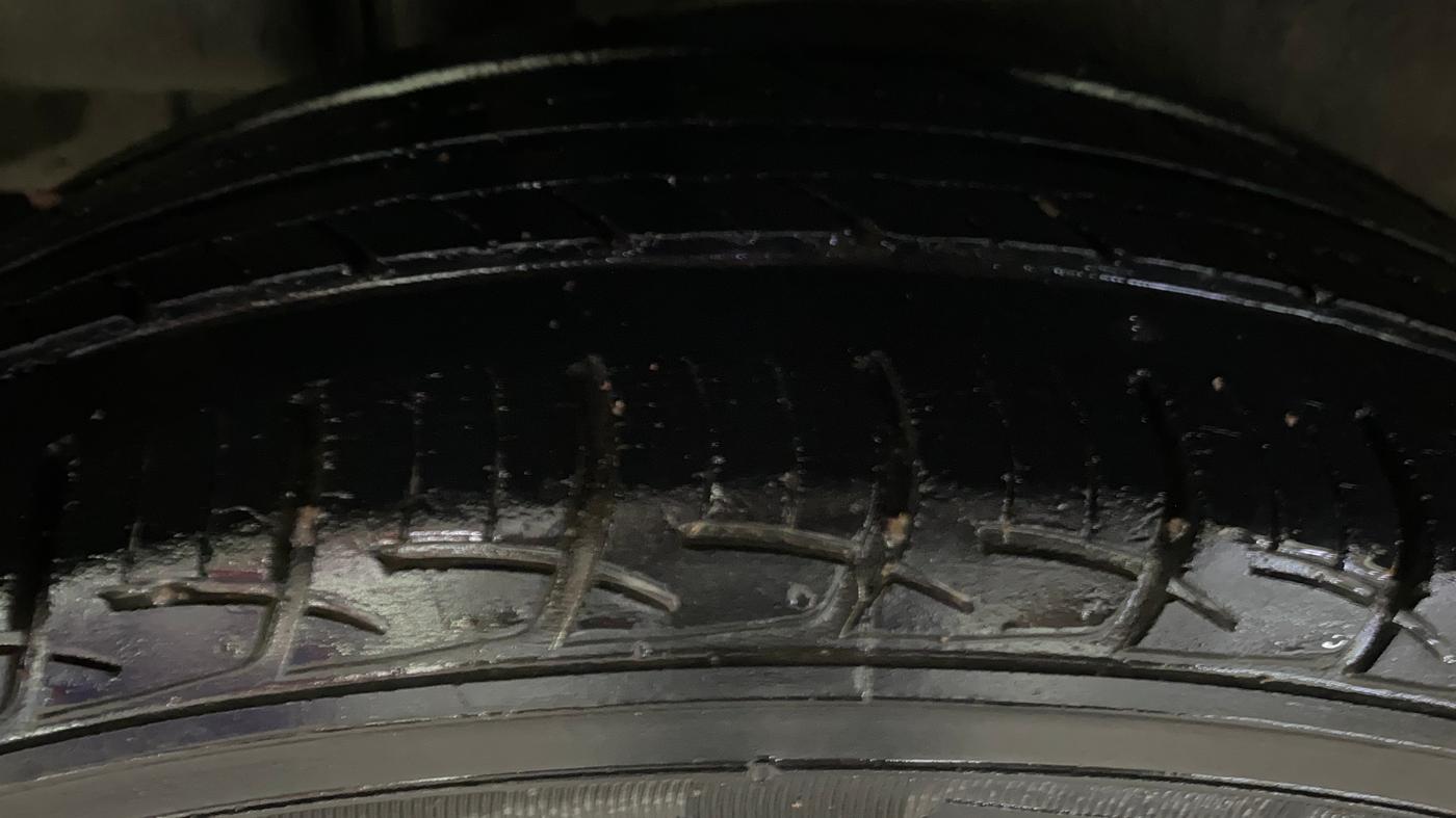 2019 Maruti Ciaz DELTA 1.5 SHVS MT PETROL, Petrol, Manual, 43,958 km, Right Rear Tyre Tread