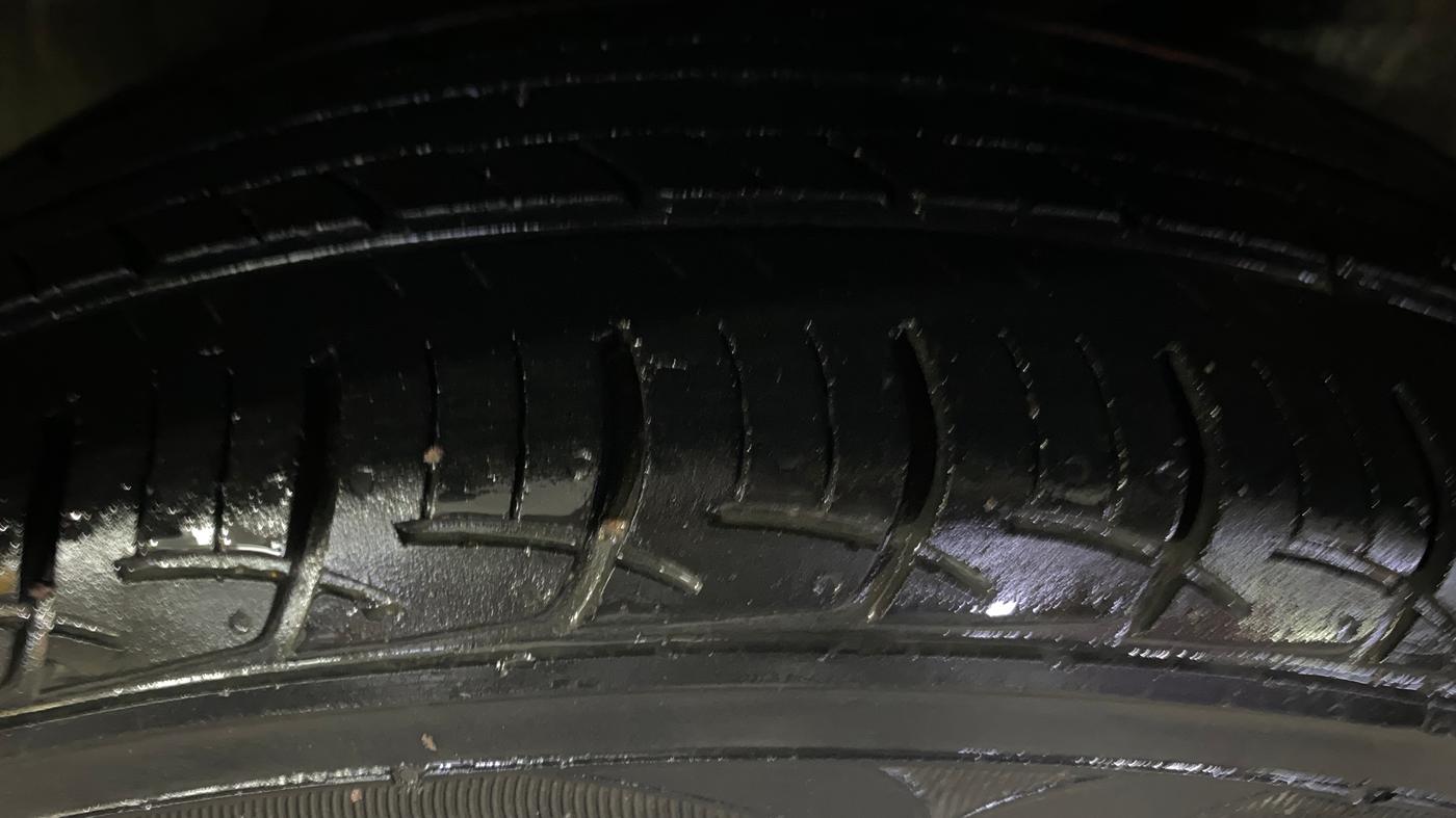 2019 Maruti Ciaz DELTA 1.5 SHVS MT PETROL, Petrol, Manual, 43,958 km, Left Rear Tyre Tread