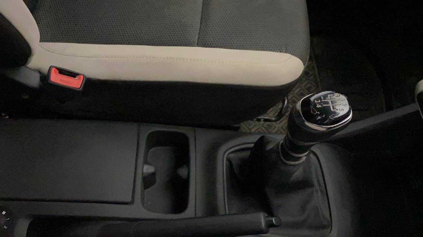 2019 Renault TRIBER RXT, CNG, Manual, 61,353 km, Gear Lever