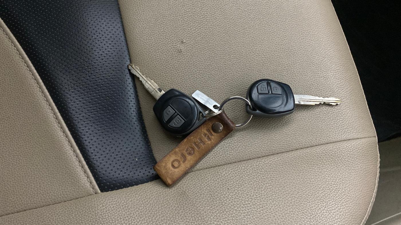 2016 Maruti Swift Dzire VXI, Petrol, Manual, 66,053 km, Key Close Up