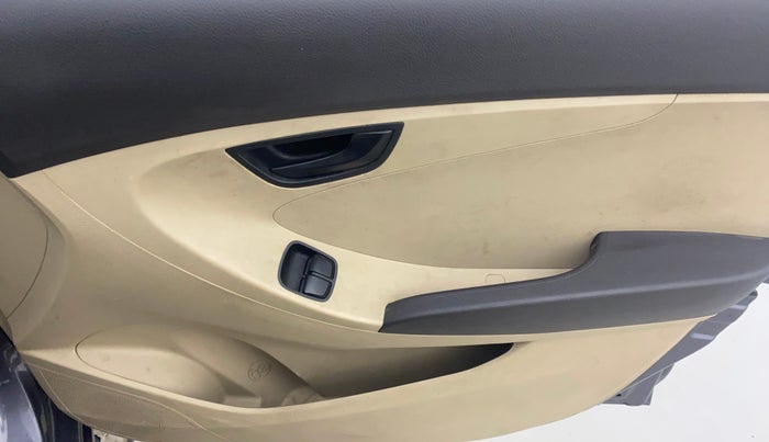 2014 Hyundai Eon ERA +, Petrol, Manual, 51,648 km, Driver Side Door Panels Control