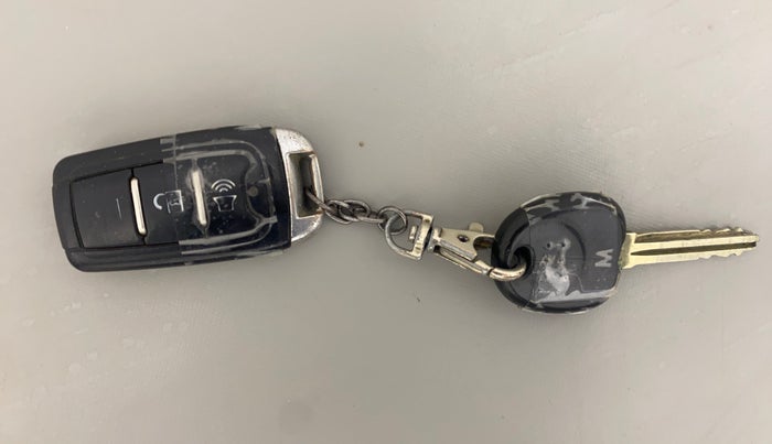 2014 Hyundai Eon ERA +, Petrol, Manual, 51,648 km, Key Close Up