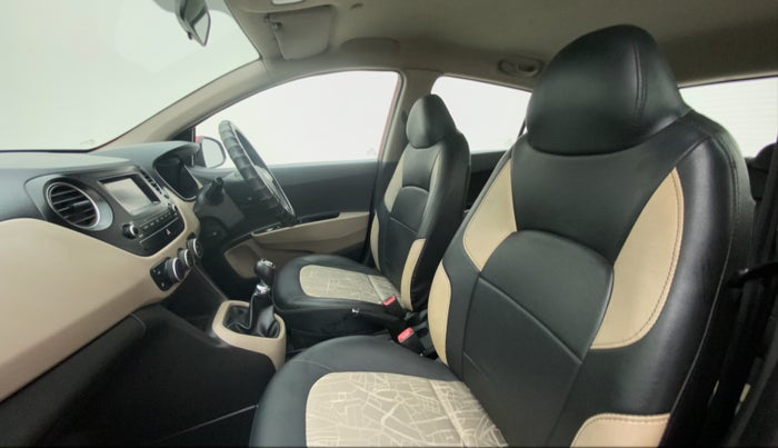2017 Hyundai Grand i10 SPORTZ 1.2 KAPPA VTVT, CNG, Manual, 38,860 km, Right Side Front Door Cabin