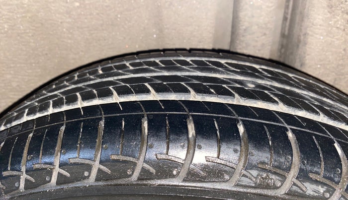 2019 Maruti Ciaz SIGMA 1.5 SHVS MT  PETROL, Petrol, Manual, 31,036 km, Left Rear Tyre Tread