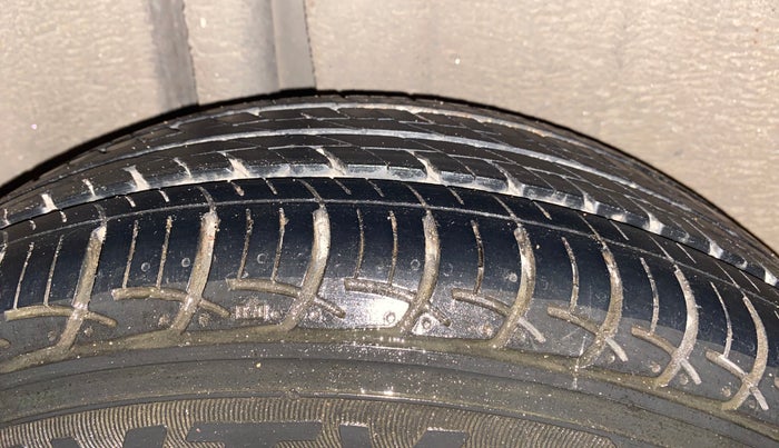 2019 Maruti Ciaz SIGMA 1.5 SHVS MT  PETROL, Petrol, Manual, 31,036 km, Right Rear Tyre Tread