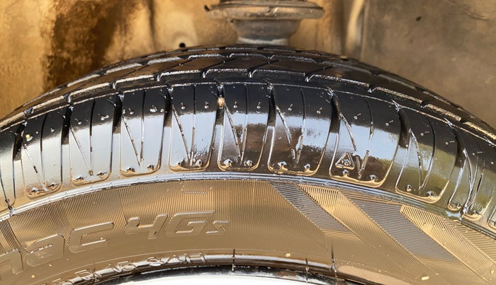 2018 Maruti IGNIS DELTA 1.2, CNG, Manual, 39,817 km, Right Front Tyre Tread