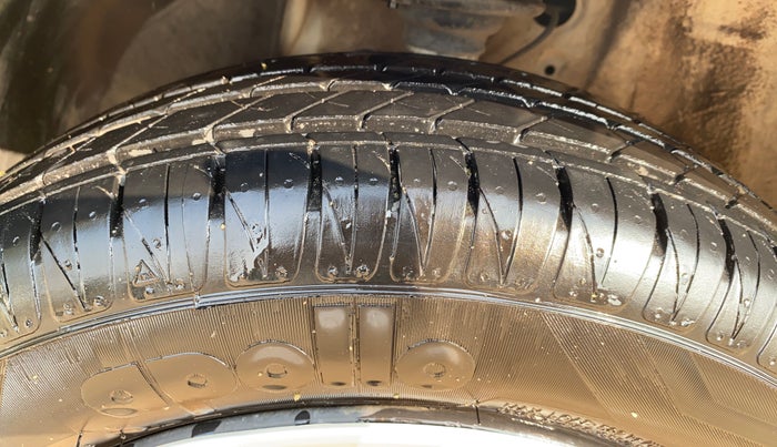 2018 Maruti IGNIS DELTA 1.2, CNG, Manual, 39,817 km, Left Front Tyre Tread