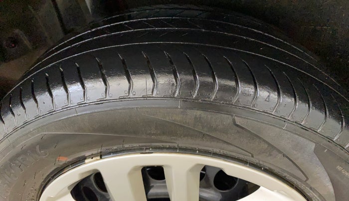 2022 Maruti Vitara Brezza VXI, Petrol, Manual, 30,036 km, Right Rear Tyre Tread