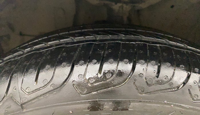 2017 Honda Jazz 1.2L I-VTEC V AT, Petrol, Automatic, 96,547 km, Left Front Tyre Tread