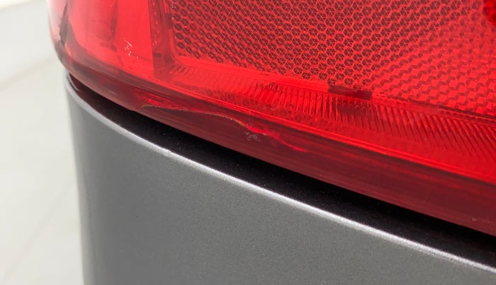 2014 Maruti Swift Dzire VXI, Petrol, Manual, 71,918 km, Left tail light - Minor damage