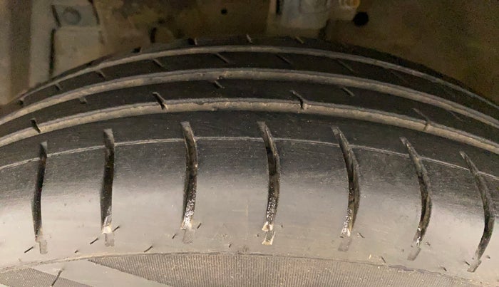 2014 Maruti Swift Dzire VXI, Petrol, Manual, 71,918 km, Left Front Tyre Tread