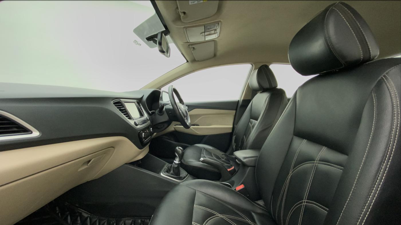 2018 Hyundai Verna 1.6 VTVT SX, CNG, Manual, 50,302 km, Right Side Front Door Cabin