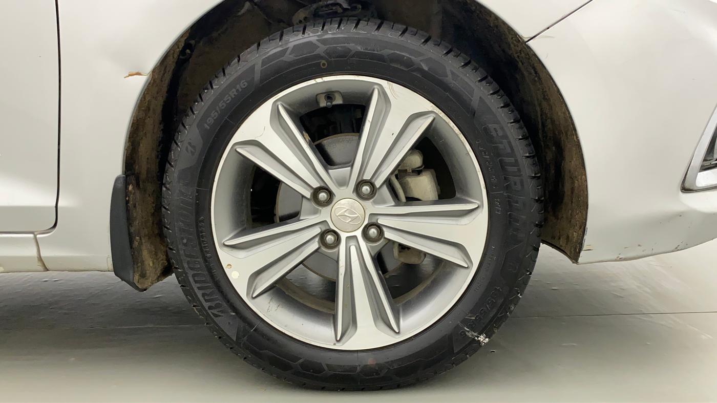 2018 Hyundai Verna 1.6 VTVT SX, CNG, Manual, 50,302 km, Right Front Wheel
