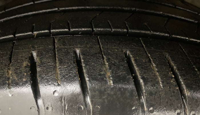 2023 Hyundai Verna SX (O)1.5 VTVT, Petrol, Manual, 24,791 km, Right Front Tyre Tread